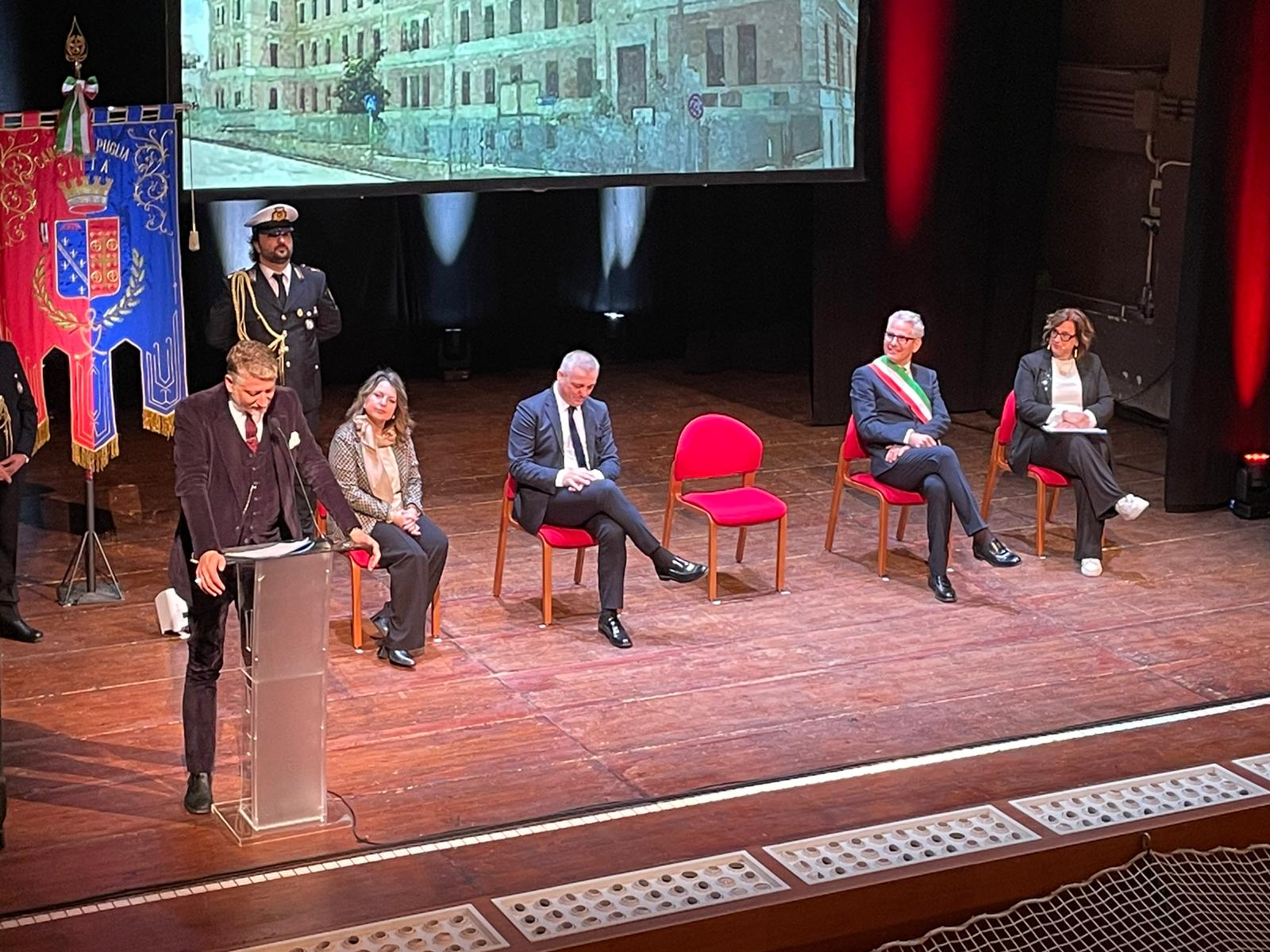 Galleria L’assessore Matrangola incontra il ministro Giuli. “Gli ho ricordato l’unicità della cultura pugliese. Auspico un impegno sempre maggiore per la tutela e valorizzazione del nostro patrimonio” - Diapositiva 2 di 2