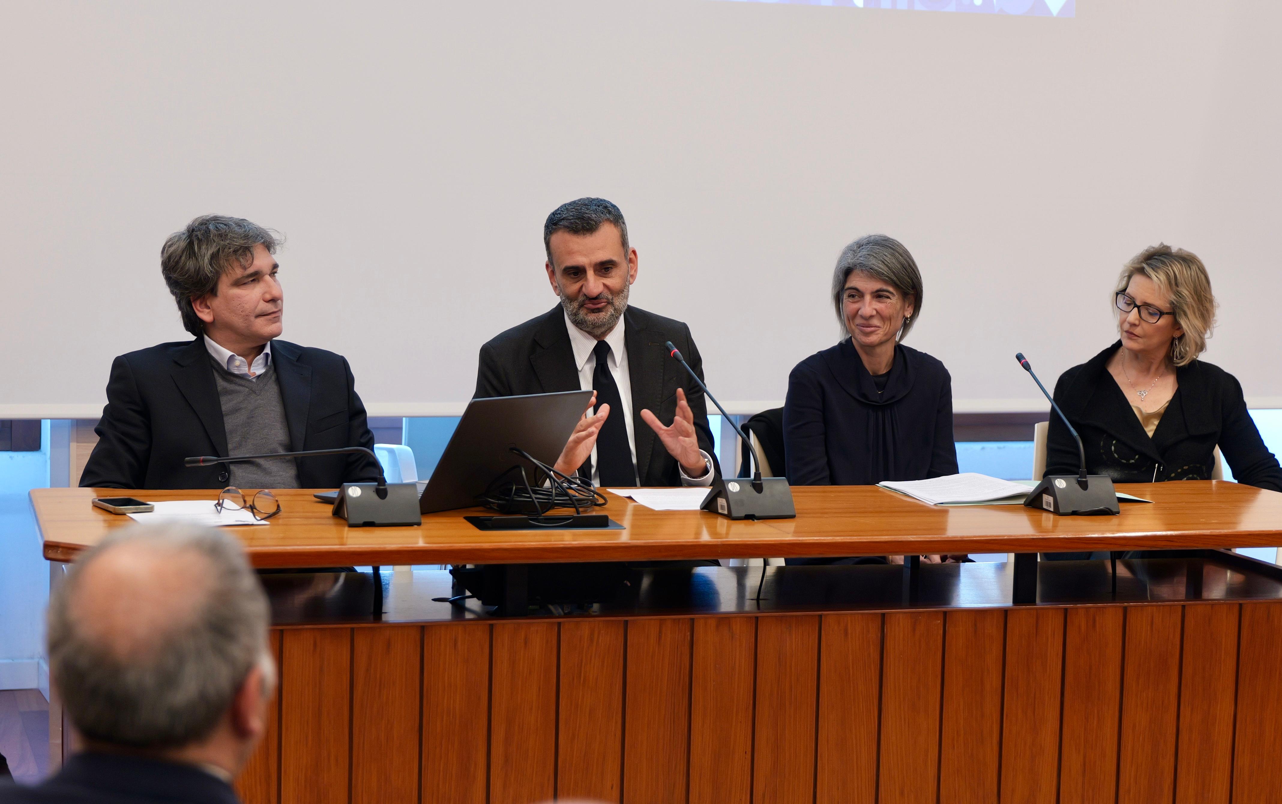Galleria Al via la seconda edizione dei Cantieri Innovativi di Antimafia sociale. Decaro: “Seminiamo anticorpi di legalità per proteggere il futuro dei giovani pugliesi”. Miglietta: “Cultura migliore strumento per sradicare le mafie” - Diapositiva 6 di 8