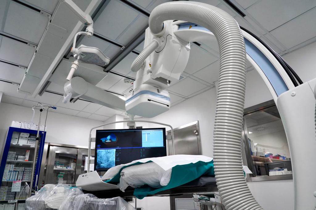 Galleria Cardiologia hi tech all’Ospedale Di Venere: installati due nuovi angiografi con tecnologia digitale - Diapositiva 4 di 12
